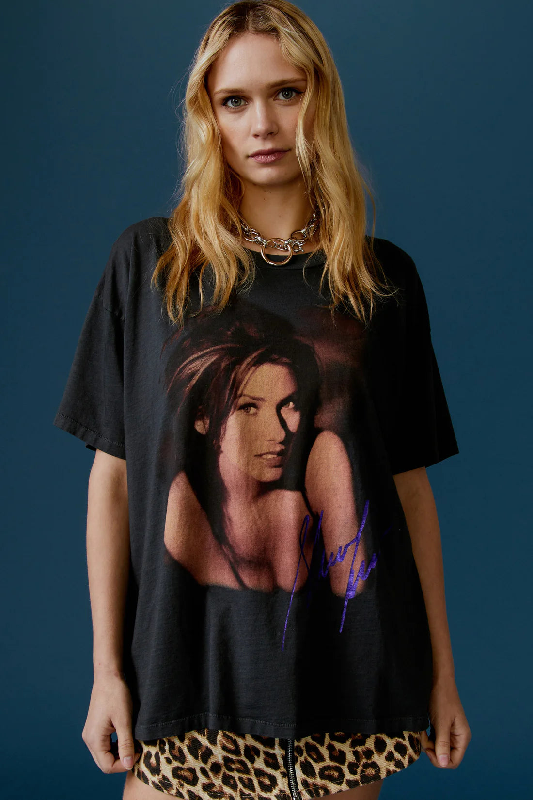 Massive Deals Daydreamer Shania Twain Graphic Tee