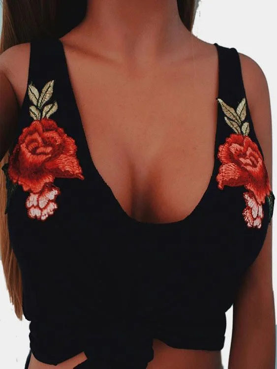 Don't Miss Wholesale V-Neck Embroidered Sleeveless Camis