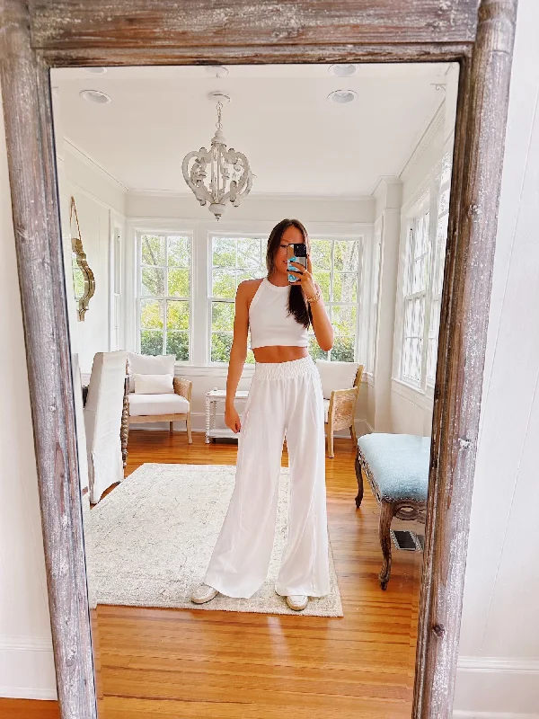 Fantastic Offers Low Key Cropped Tank - White