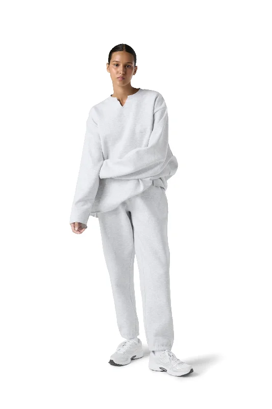 Best Bargains Trademark Oversized Sweater in Passive