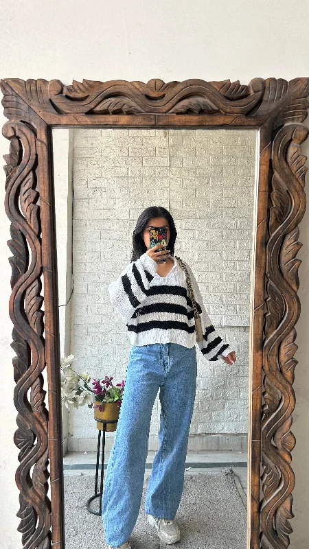Weekend Bargains to Love Cute light crochet sweater M
