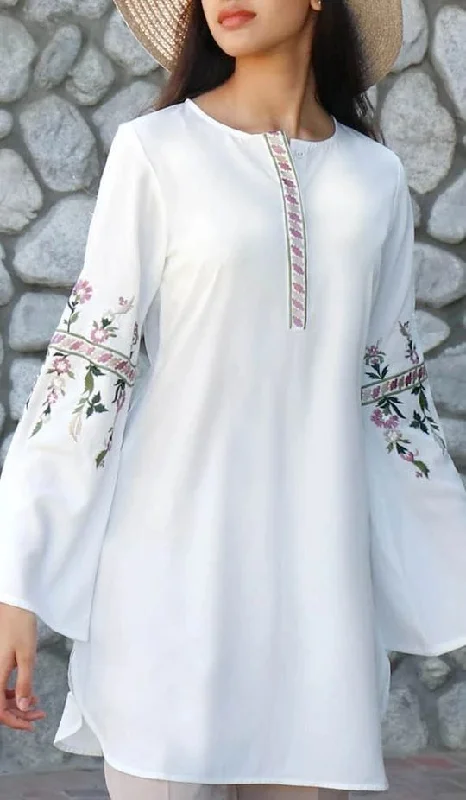 Weekend Discounts to Enjoy Trendy White long top-tunics with embroidery work for women Weekend Discounts to Enjoy Trendy White long top-tunics with embroidery work for women